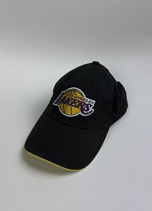 Насичено чорна кепка / бейсболка los angeles lakers nba