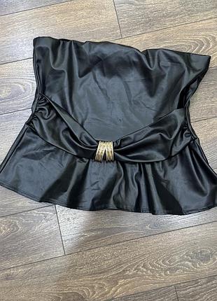 Чорний корсет з екошкіри та золотистою пряжкою l riverisland