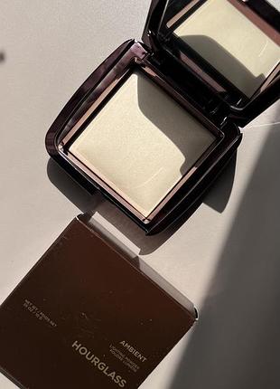 Hourglass  ambient lighting powder пудра