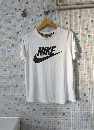 Футболка nike.