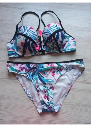 Купальник жіночий на кісточках від бренду hunkemoller розмір 80в  плавки м