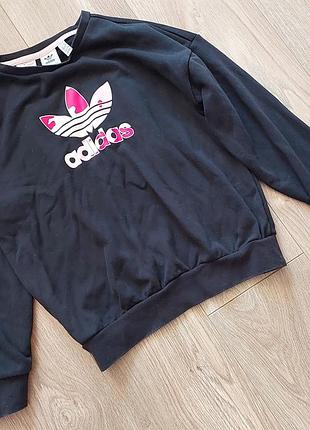 Черный свитшот
adidas (l 6)