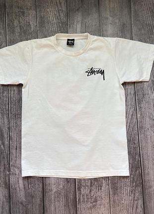 Біла футболка  stüssy, розмір s