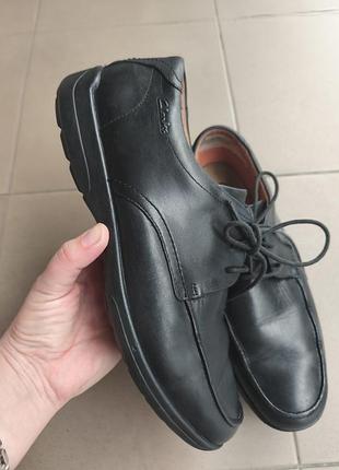 Кожаные туфли clarks