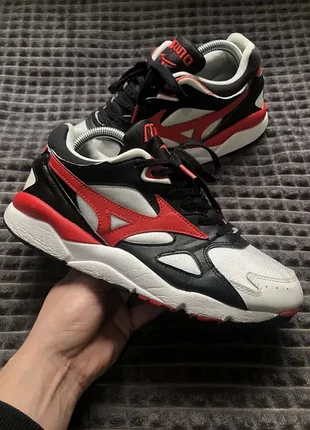 Mizuno (40.5) 26см кроссовки унисекс мужские женские оригинал