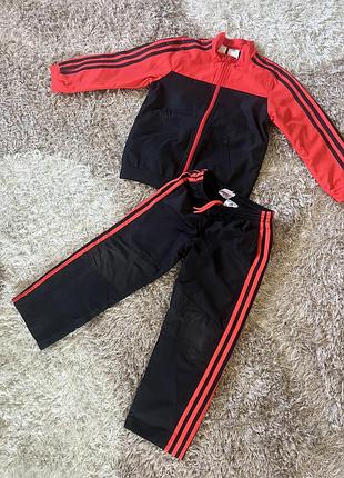 Спортивний костюм adidas