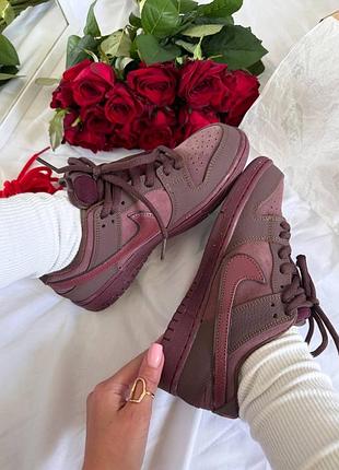 Nike sb dunk low city of love burgundy crush