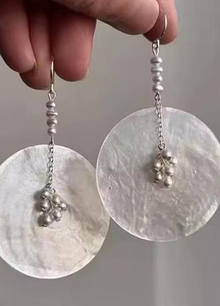 Длинные серьги подвески с искусственной рашкой и жемчужинками