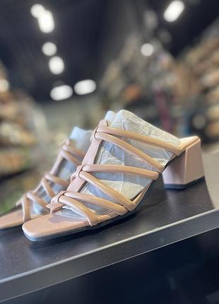 Шльопанці на каблуку ( оригінал) ecco elevate squared strappy