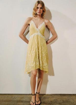 Короткое платье с вышивкой zw collection