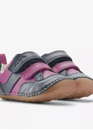 Дитячі шкіряні кросівки clarks  prewalker