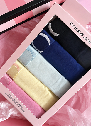 Набір із 5 бавовняних трусиків-стрингів з логотипом victoria's secret 5-pack logo cotton thong panties