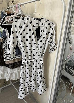 Плаття в горох на запах від nasty gal, розмір s-m