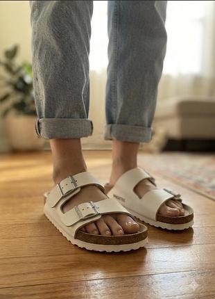 Жіночі білі сандалі birkenstock arizona
