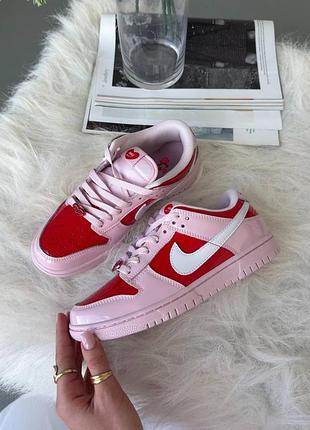 Стильні жіночі кросівки nike dunk low valentine`s day