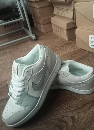 Кроссовки кожаные nike air jordan