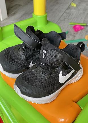 Дитячі кросівки nike 13 см 21 розмір чорні
