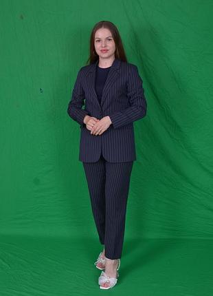 Костюм жіночий
