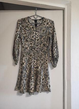 Короткое платье zara basic в цветочный принт xxs-xs