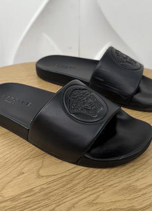 Оригінальні шльопанці versace