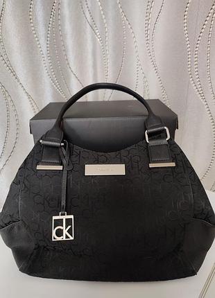 Жіноча чорна сумка calvin klein