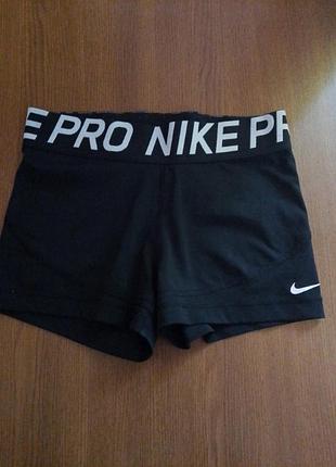 Шорты nike. размер м