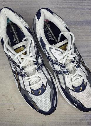 Кроссовки asics 3