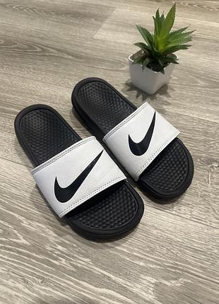 Чоловічі тапки nike