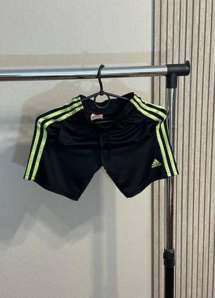 Шорти adidas на 7-8 років