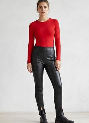 Брюки из искусственной кожи (faux leather) з боди