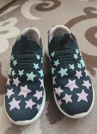 Кроссовки текстильные очень легкие на девочку 8 лет типа skechers