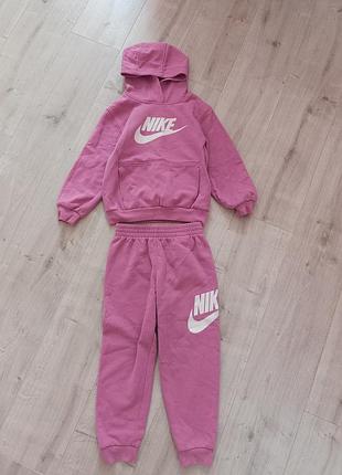 Спортивный костюм от nike на 6-7роков