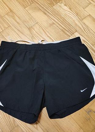 [s] женские спортивные шорты nike