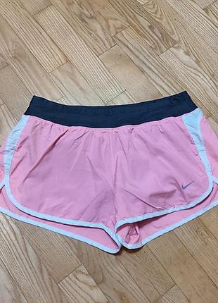 [m] женские спортивные шорты nike
