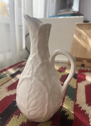 Білий глечик/ваза з бутоном, coalport country ware - кістяний фарфор. відмінний стан.