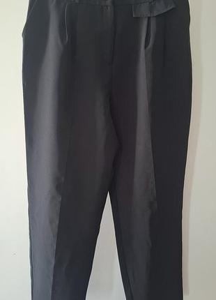 Черные классические брюки с защипами l-xl