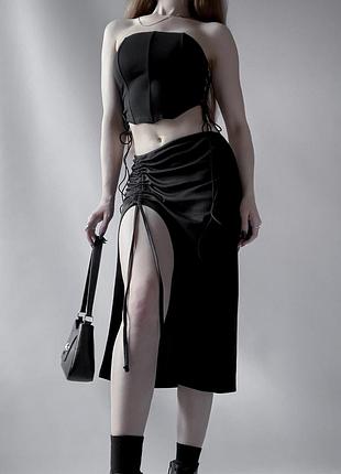 Удивительная черная юбочка с манящим разрезом на ножке🖤🔥