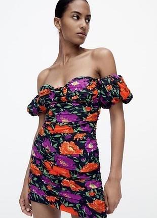 Стильна яскрава сукня від zara, s