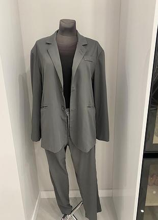 Стильний класичний костюм zara темно сірий s-m