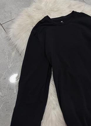 Чорний лонгслив h&m 4