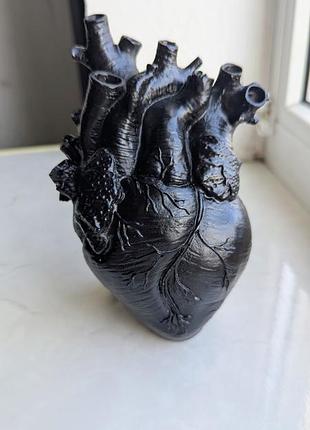 Статуетка ваза black heart