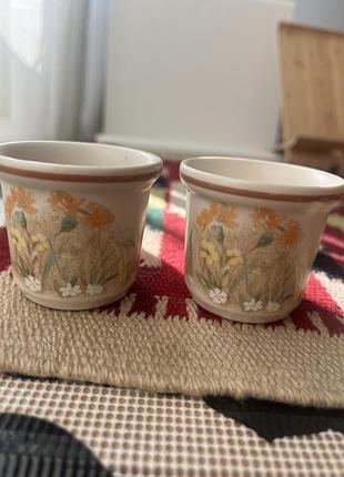 Вінтажні підставки для яєць marks & spencer з колекції «field flowers», що відрізняються ніжним квітковим візерунком.