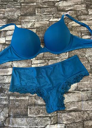 Комплект білизни victoria's secret люкс серія бюстгальтер з подвійним пушапом 34б 75б бретелі прикрашені логотипами трусики с
