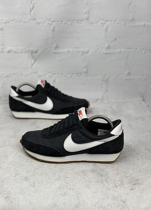 Жіночі чорні кросівки nike waffle