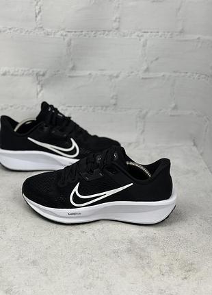 Чоловічі чорні спортивні кросівки nike quest 6