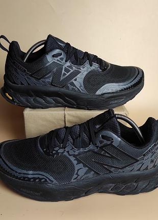 Кросівки new balance  hierro v8
розмір 44 довжина устілки 28 см. gore-tex.