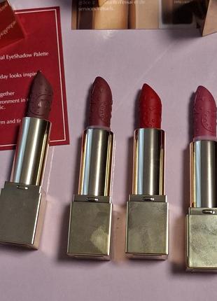Губные помады из лимитированной праздничной коллекции estée lauder celestial eclipse holiday collection