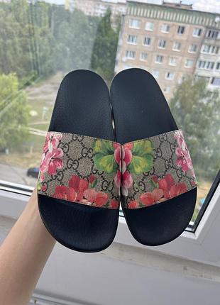 Оригінальні шльопанці gucci floral bloom supreme monogram
