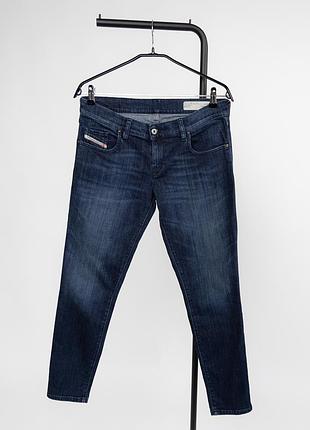 Жіночі джинси diesel grupee-ankle у класичному, синьому кольорі. модель super slim skinny з укороченою довжиною штанин підкреслює силует, а тканина