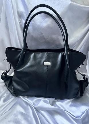 Чорна сумка isoki anakie satchel